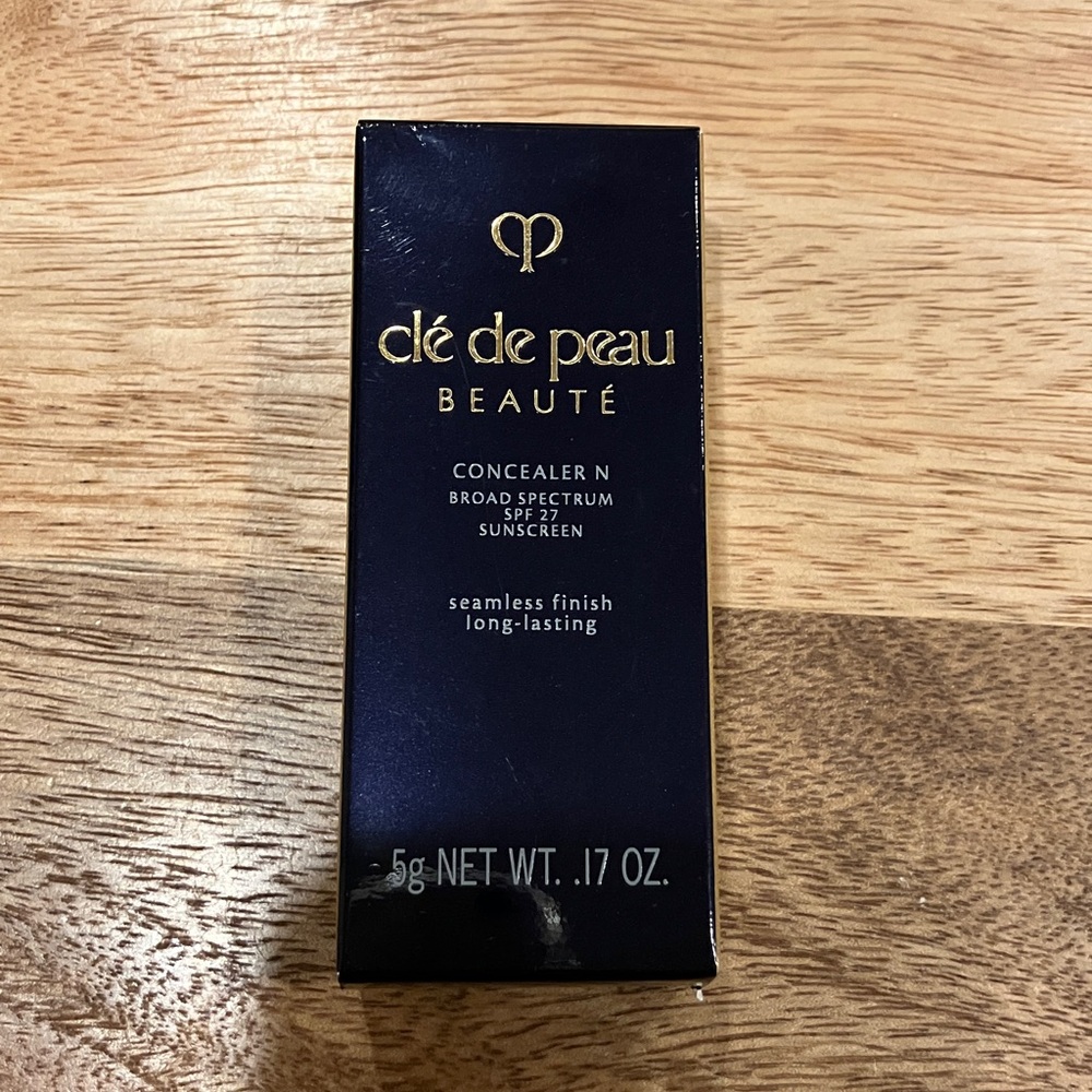 Clé de Peau Beauté Concealer SPF 27 shade ocher/2